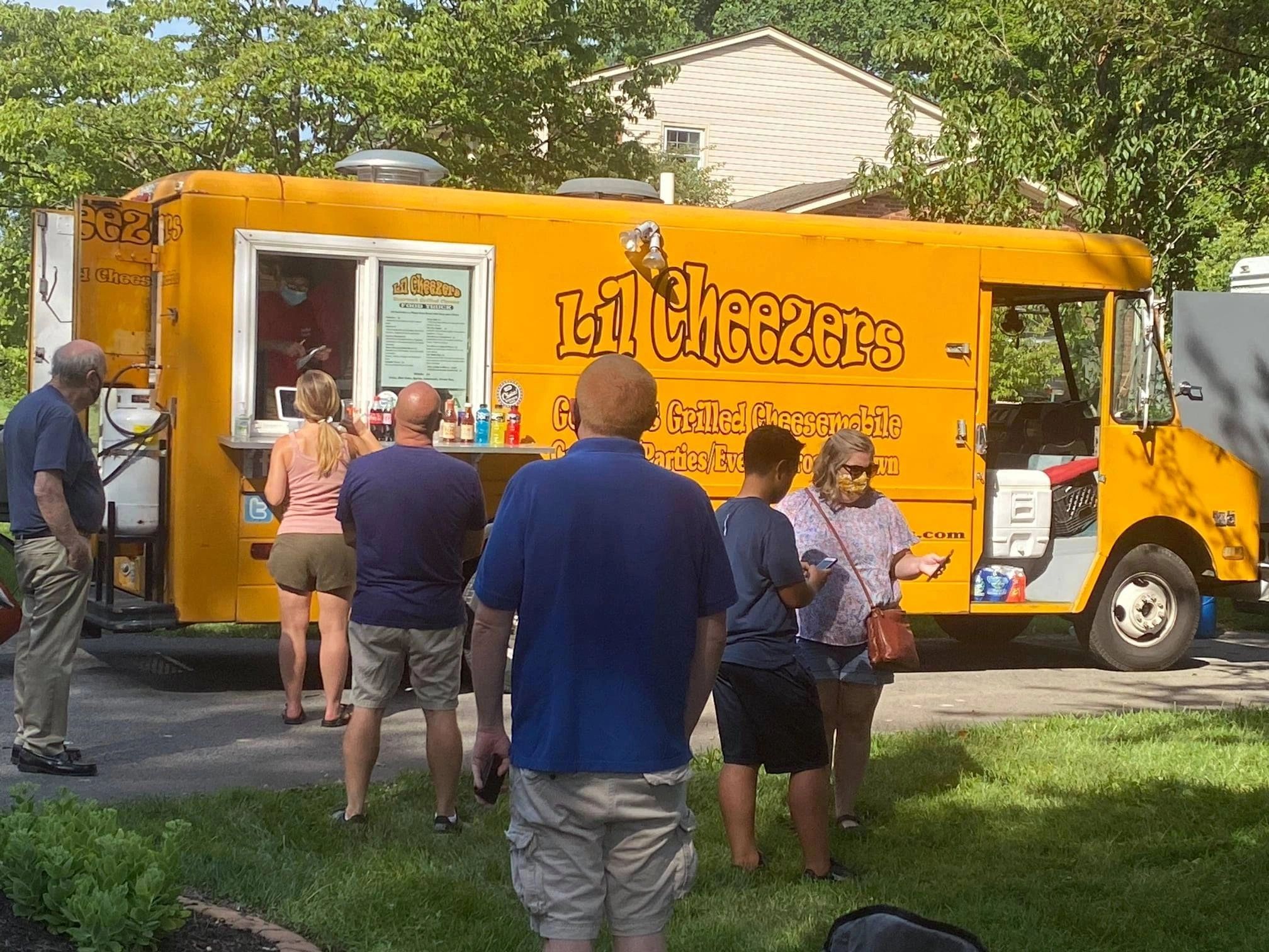 Food Truck, Catering Lil Cheezers Louisville, Kentucky